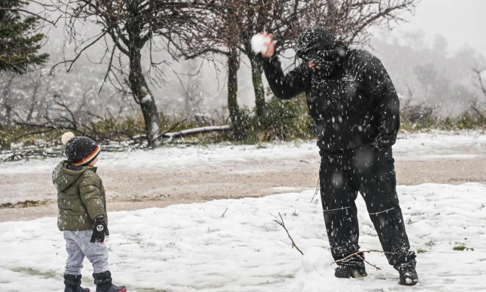 Κακοκαιρία σε ύφεση: Αίθριος ο καιρός με μικρή άνοδο της θερμοκρασίας αύριο